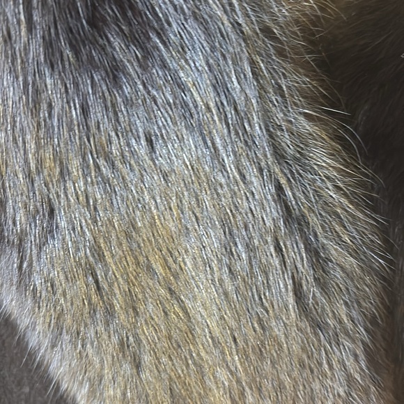 A trigere coat 100% wool with genuine fur trim 2 pockets - Picture 4 of 10